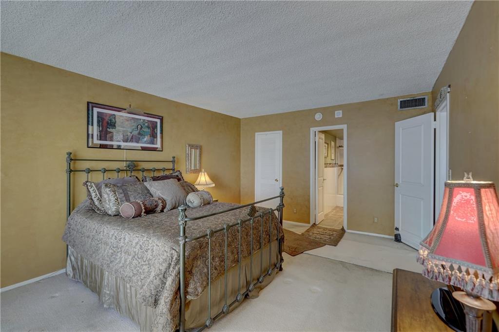 EAST POINT TOWERS - Residential