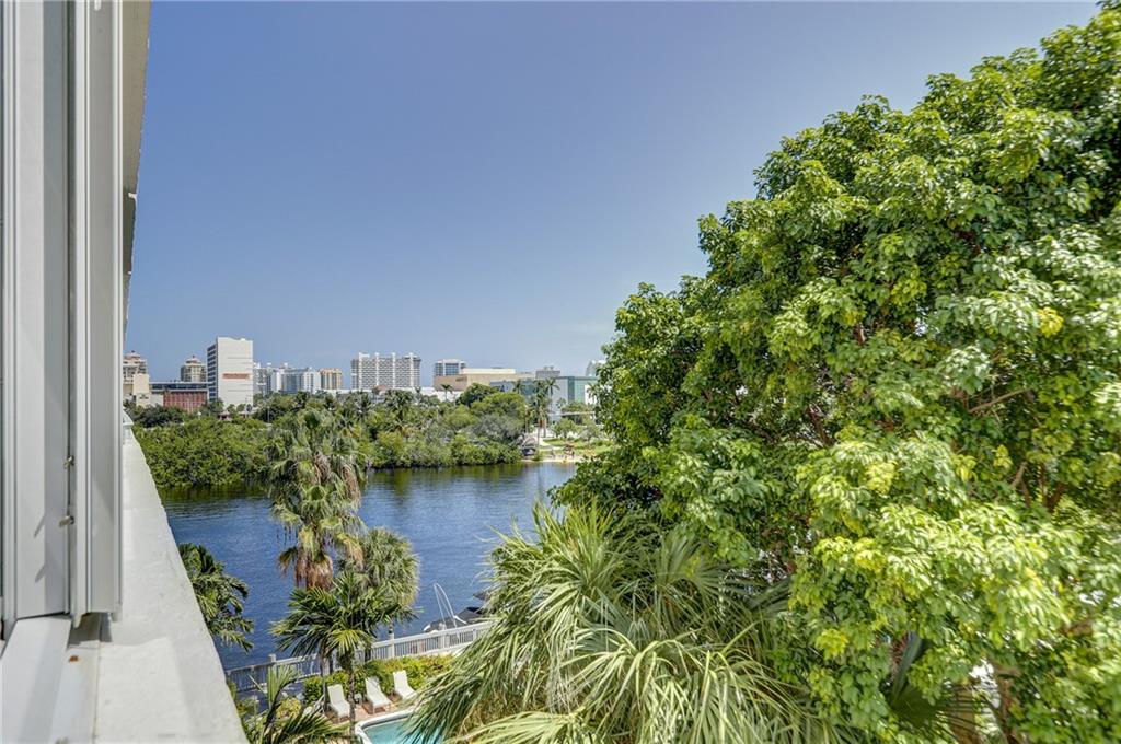 EAST POINT TOWERS - Residential