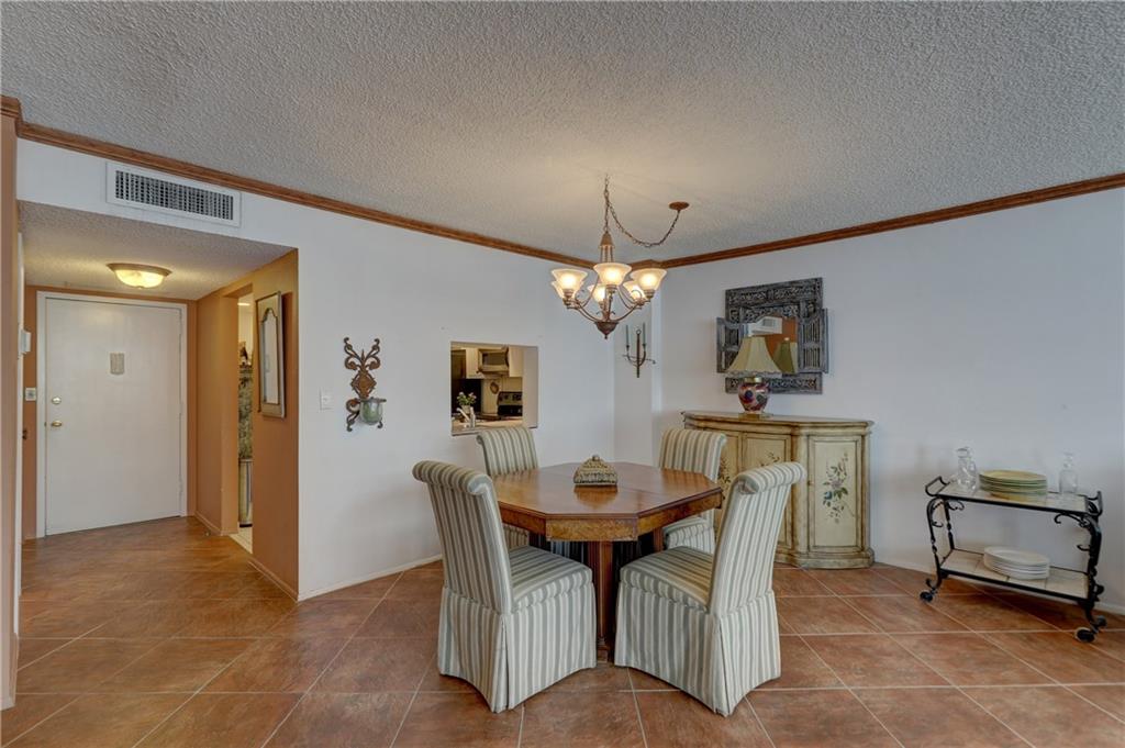 EAST POINT TOWERS - Residential