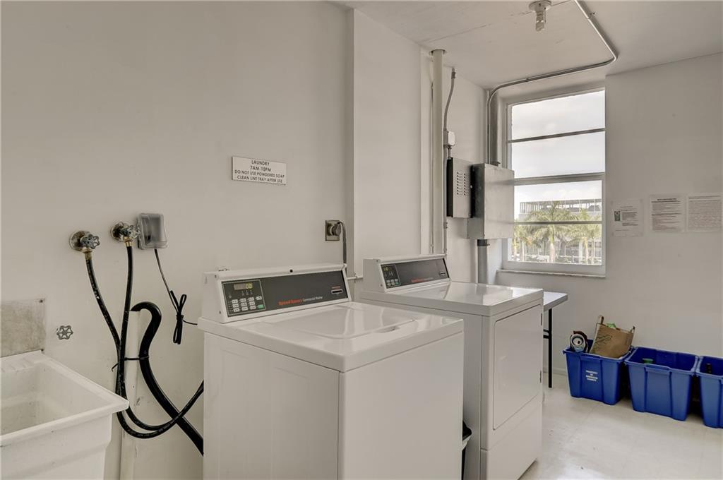 EAST POINT TOWERS - Residential