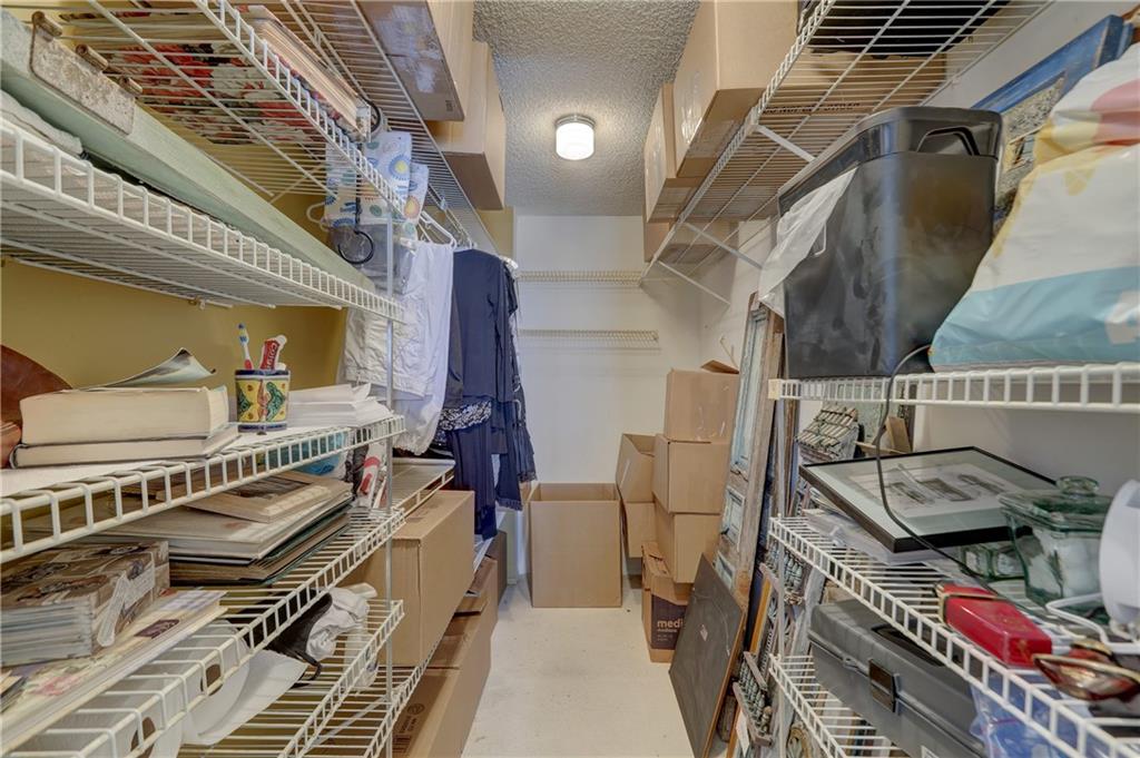 EAST POINT TOWERS - Residential