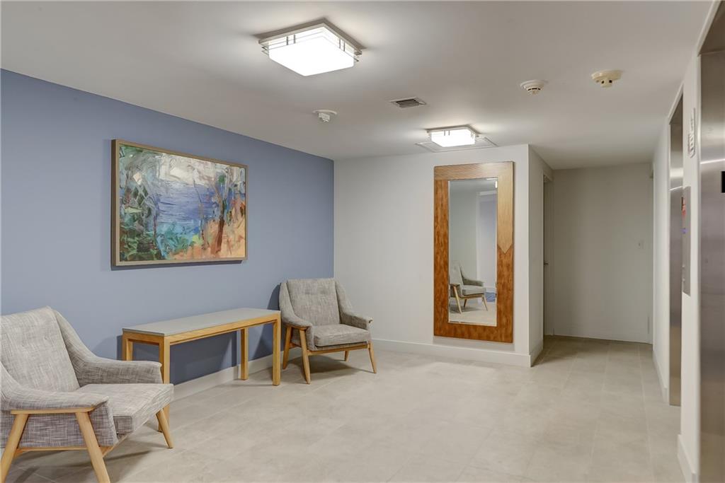 EAST POINT TOWERS - Residential