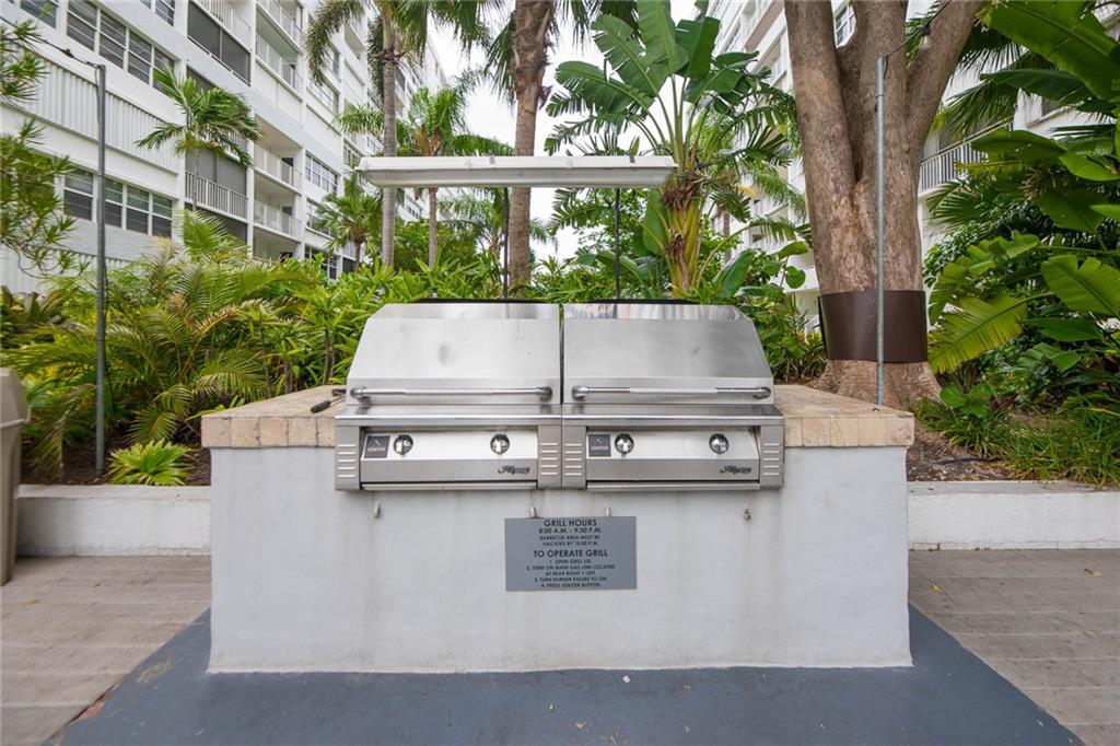 EAST POINT TOWERS - Residential