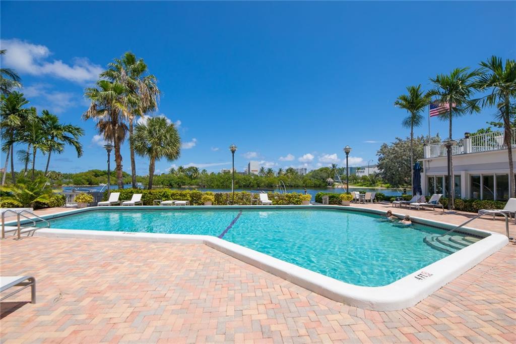 EAST POINT TOWERS - Residential