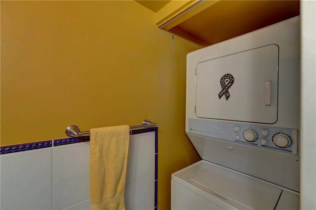 EAST POINT TOWERS - Residential