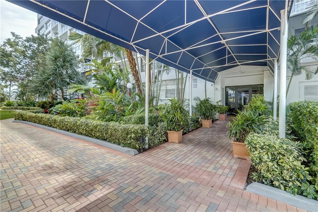 EAST POINT TOWERS - Residential