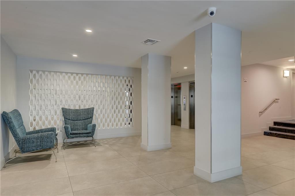 EAST POINT TOWERS - Residential