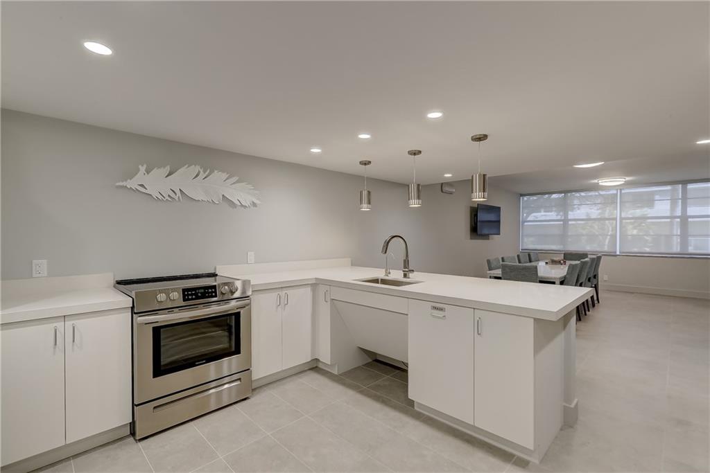 EAST POINT TOWERS - Residential