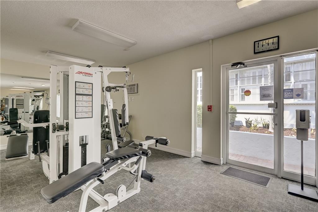 EAST POINT TOWERS - Residential