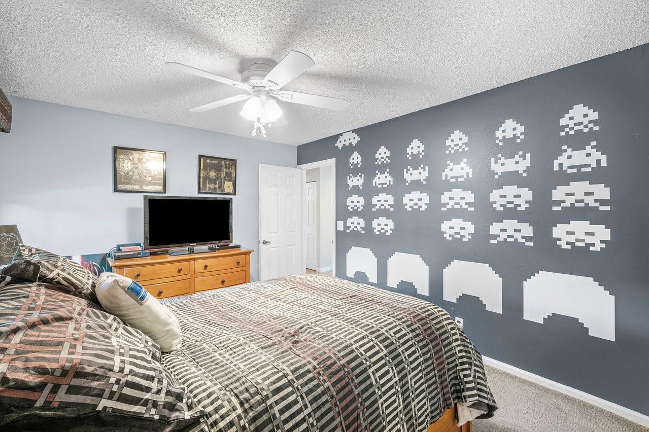 WINSTON PARK SECTION TWO- - Residential