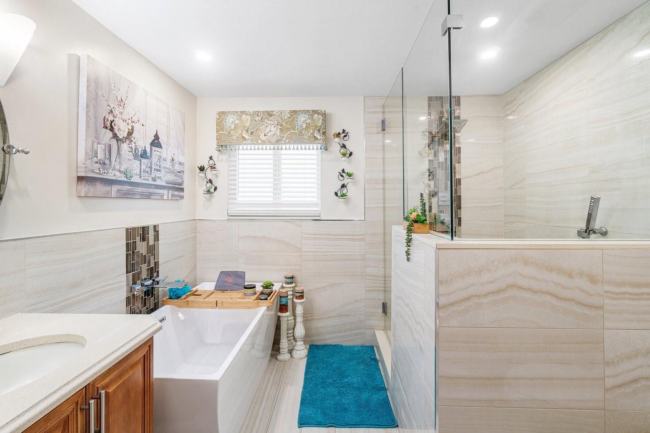 WINSTON PARK SECTION TWO- - Residential