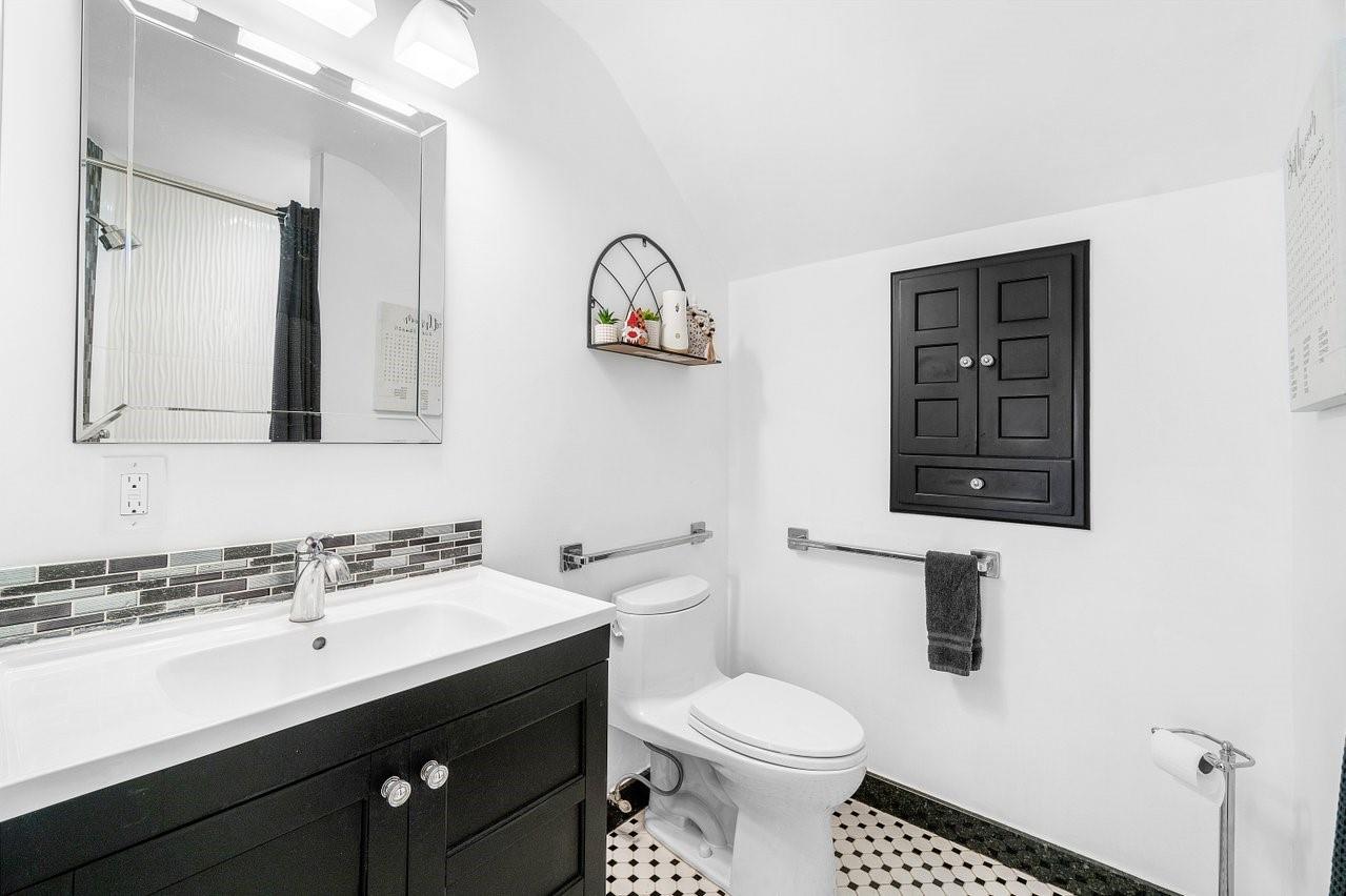 WINSTON PARK SECTION TWO- - Residential