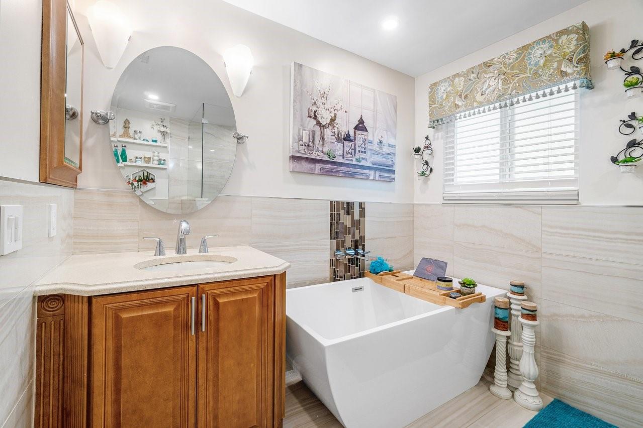 WINSTON PARK SECTION TWO- - Residential