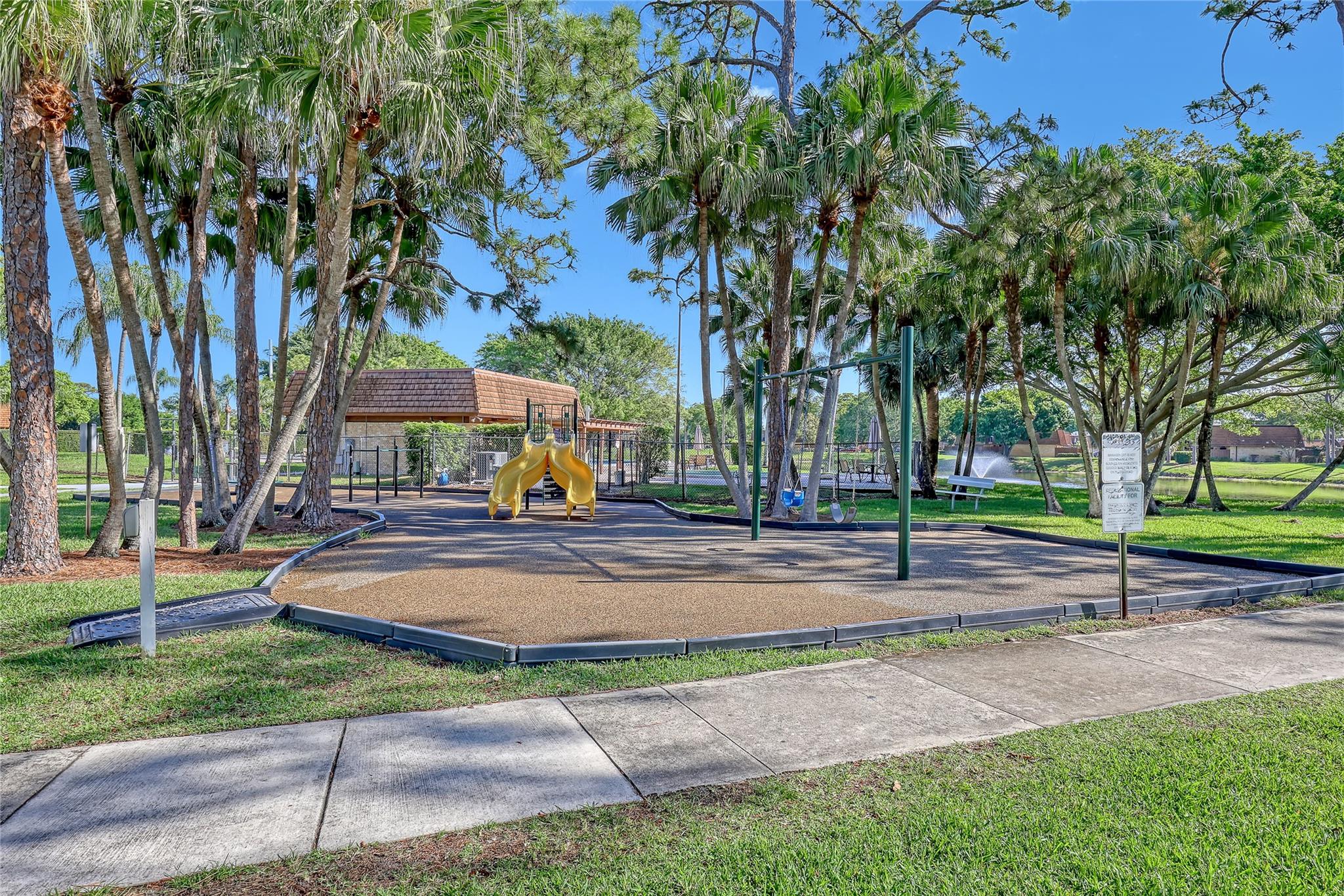 SHERWOOD LAKES - Residential