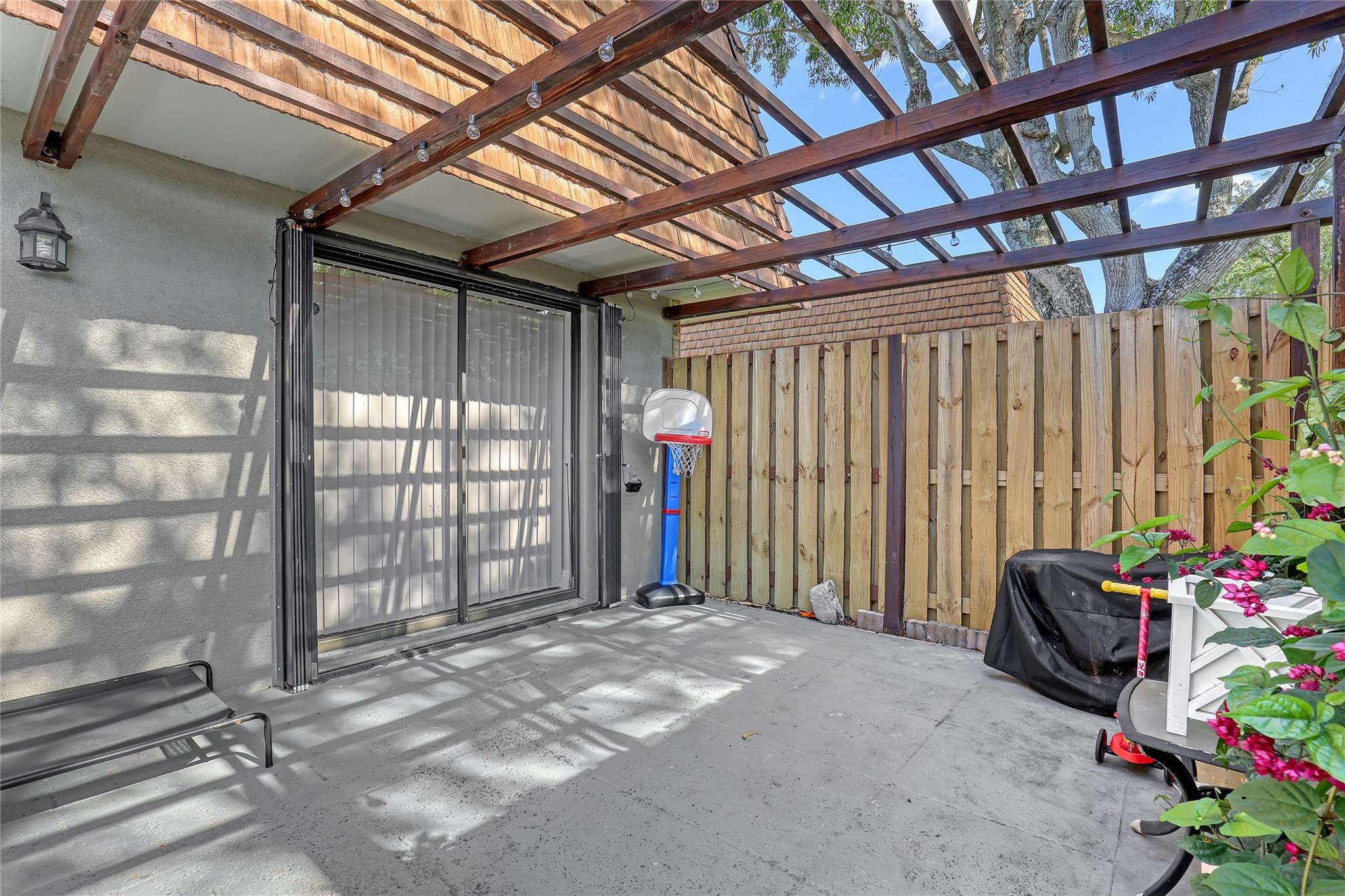 SHERWOOD LAKES - Residential