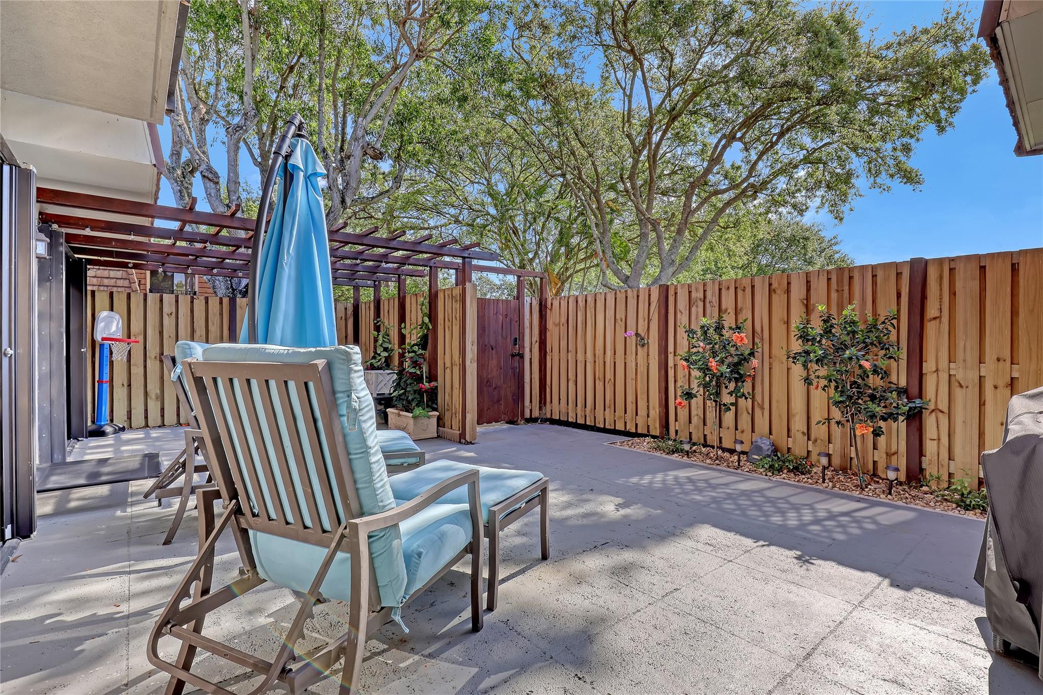 SHERWOOD LAKES - Residential