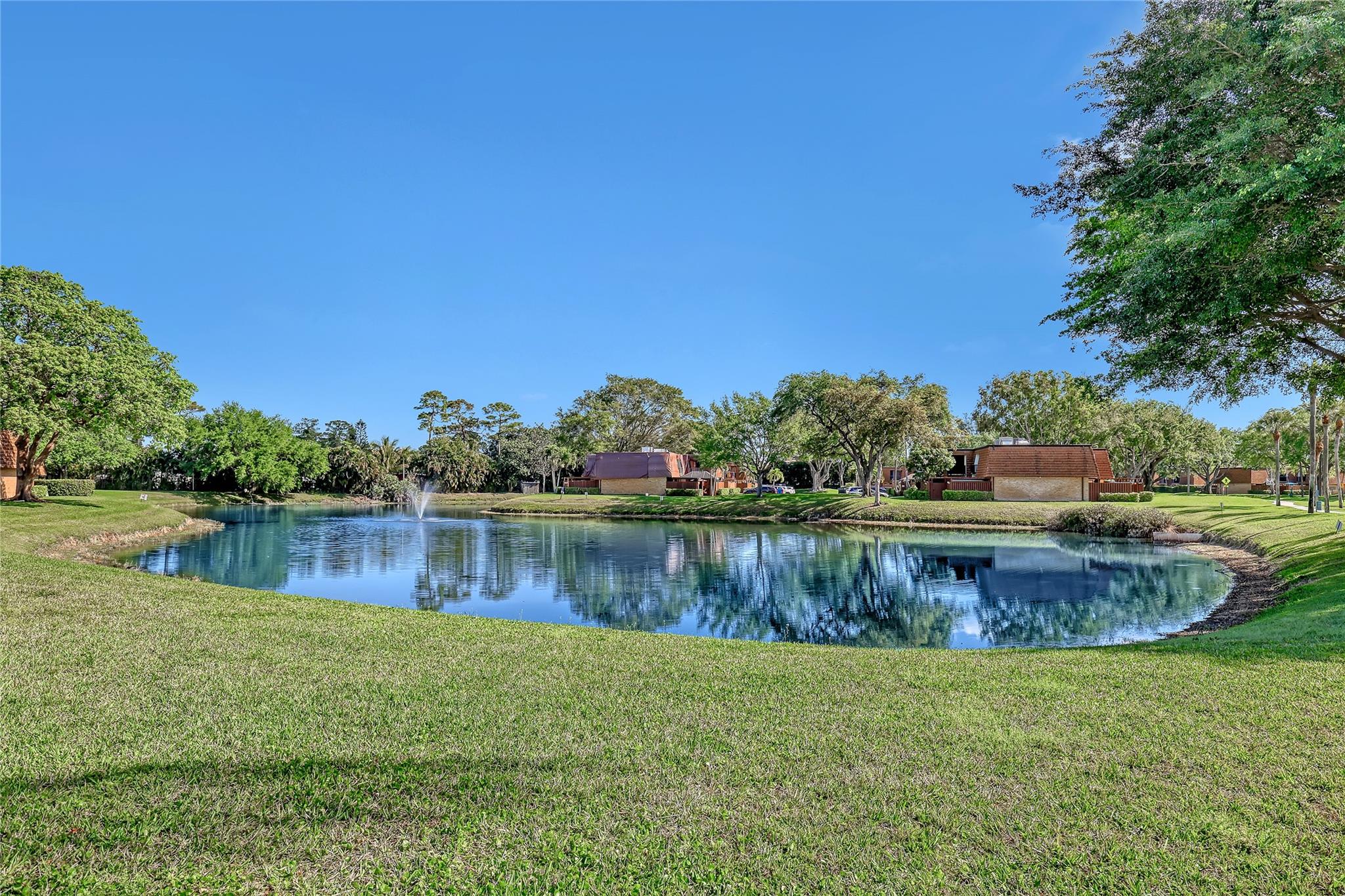 SHERWOOD LAKES - Residential