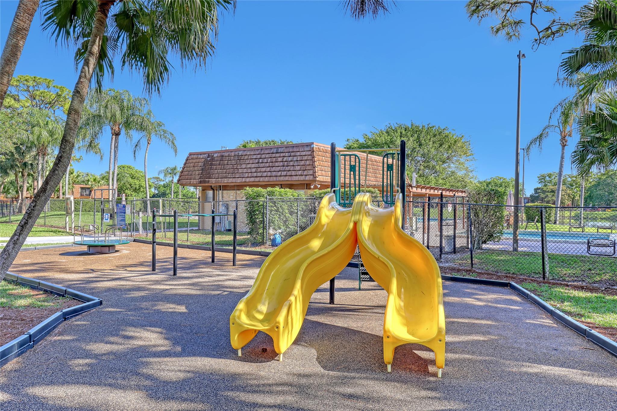 SHERWOOD LAKES - Residential