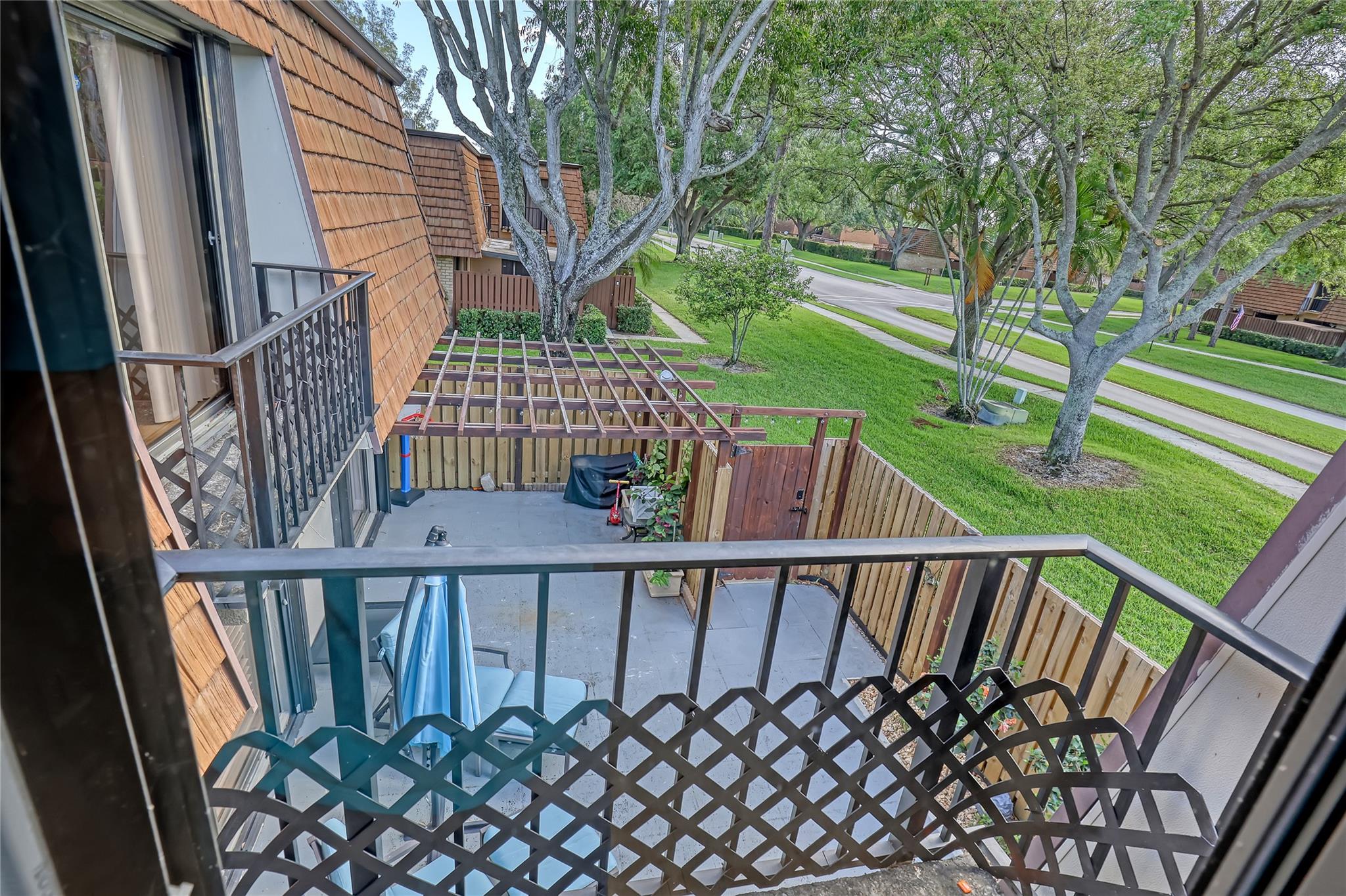 SHERWOOD LAKES - Residential