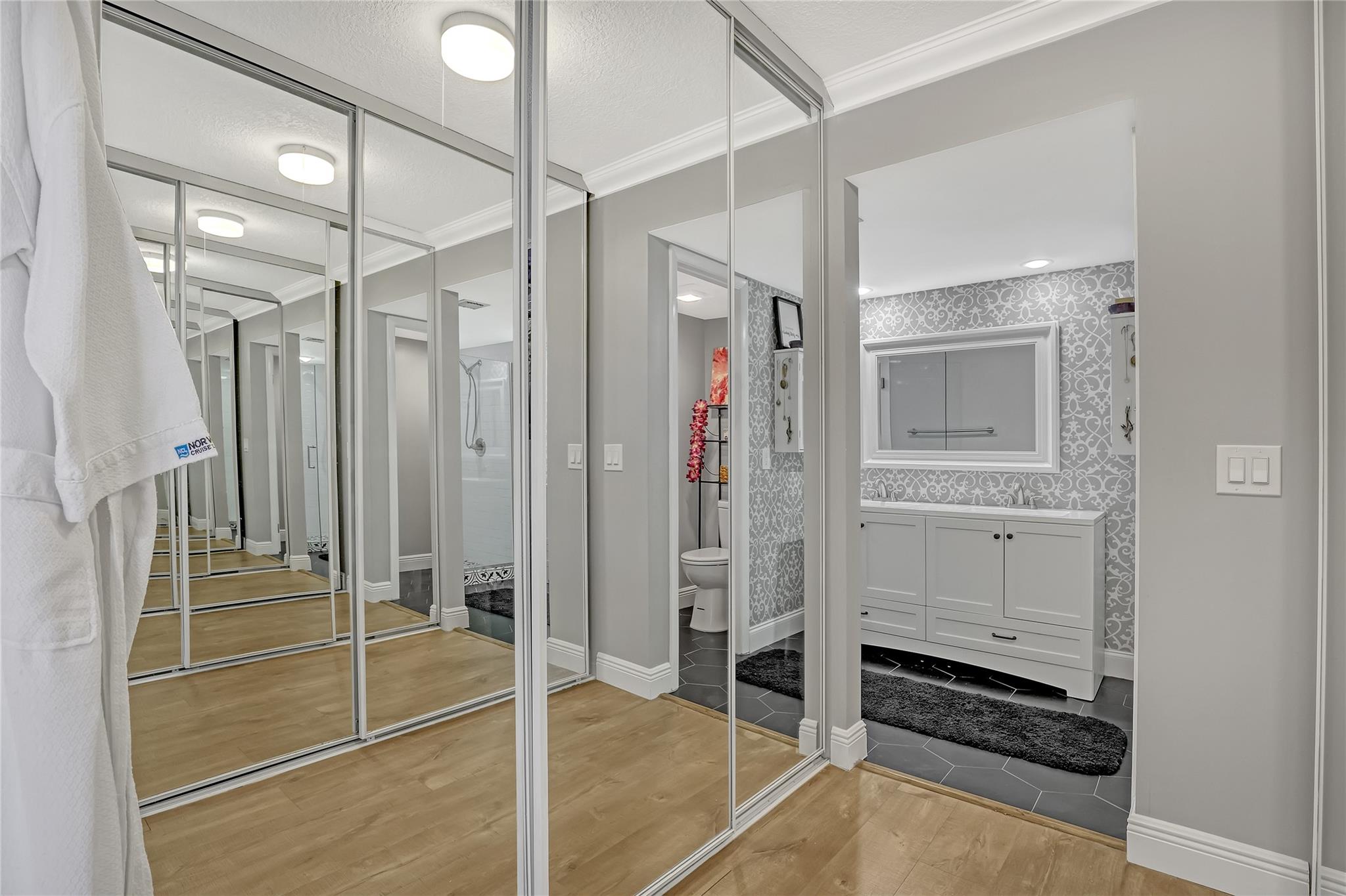 SHERWOOD LAKES - Residential