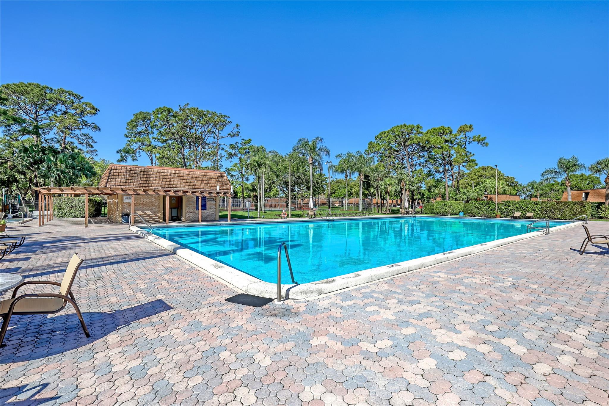 SHERWOOD LAKES - Residential