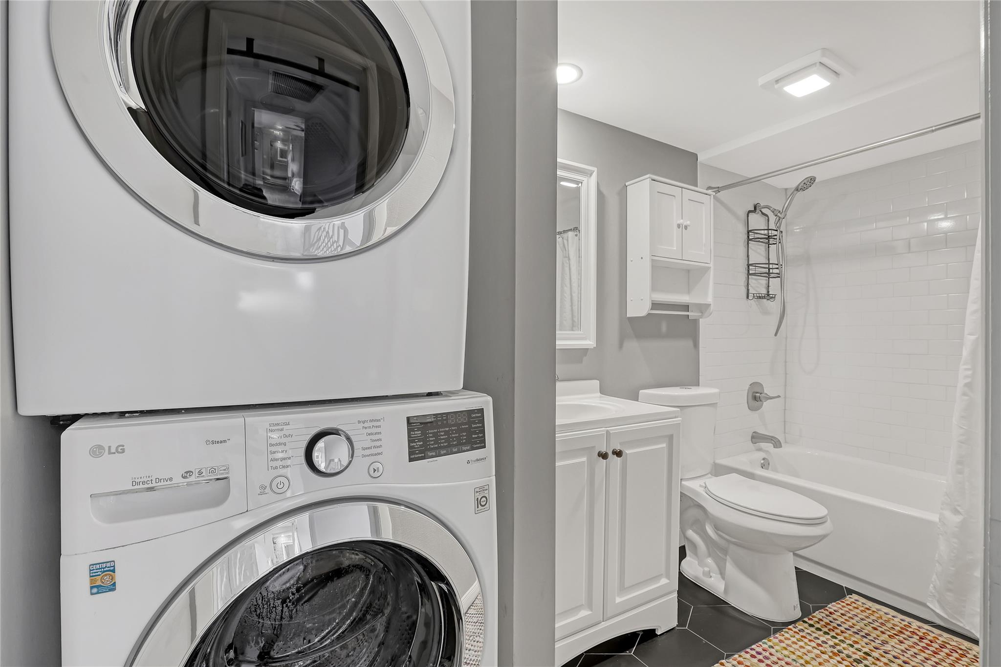 SHERWOOD LAKES - Residential