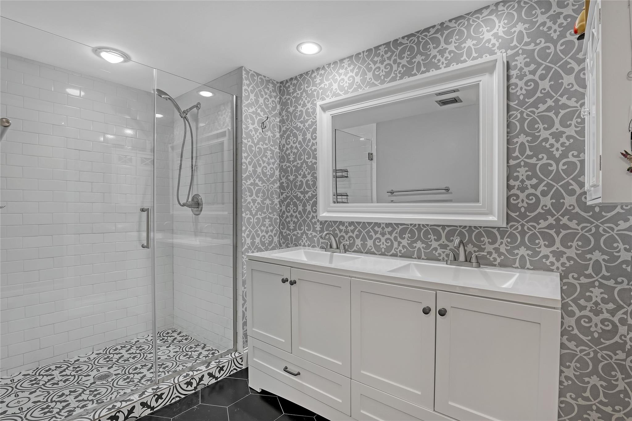 SHERWOOD LAKES - Residential