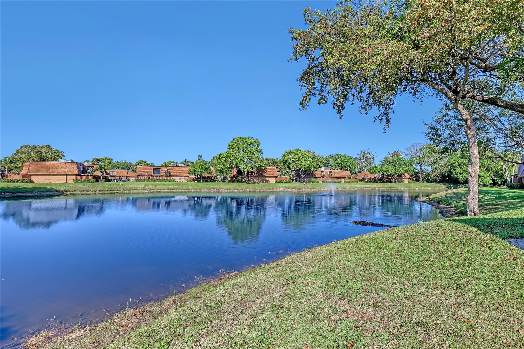 SHERWOOD LAKES - Residential