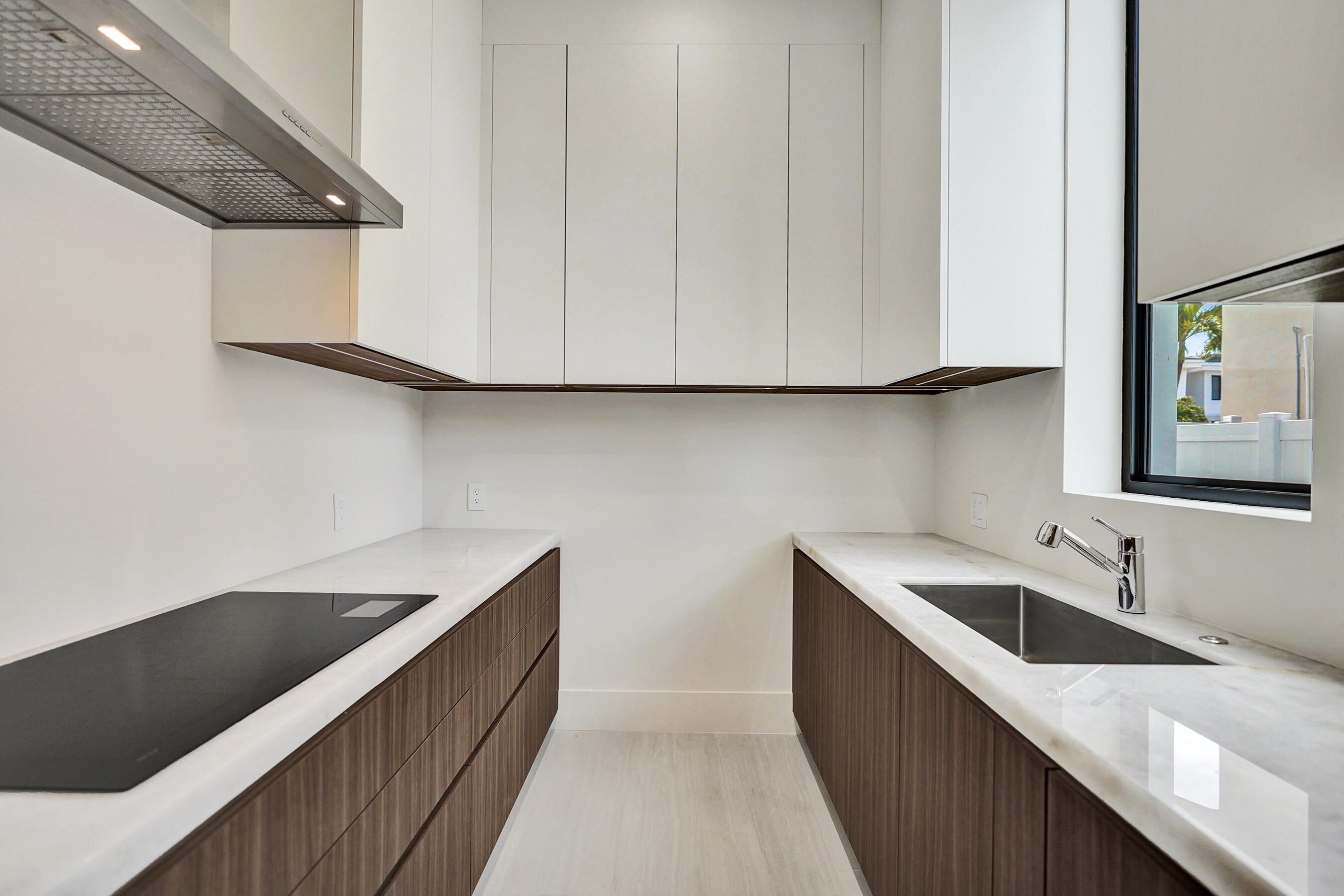 KINGS COURT REPLAT - Residential