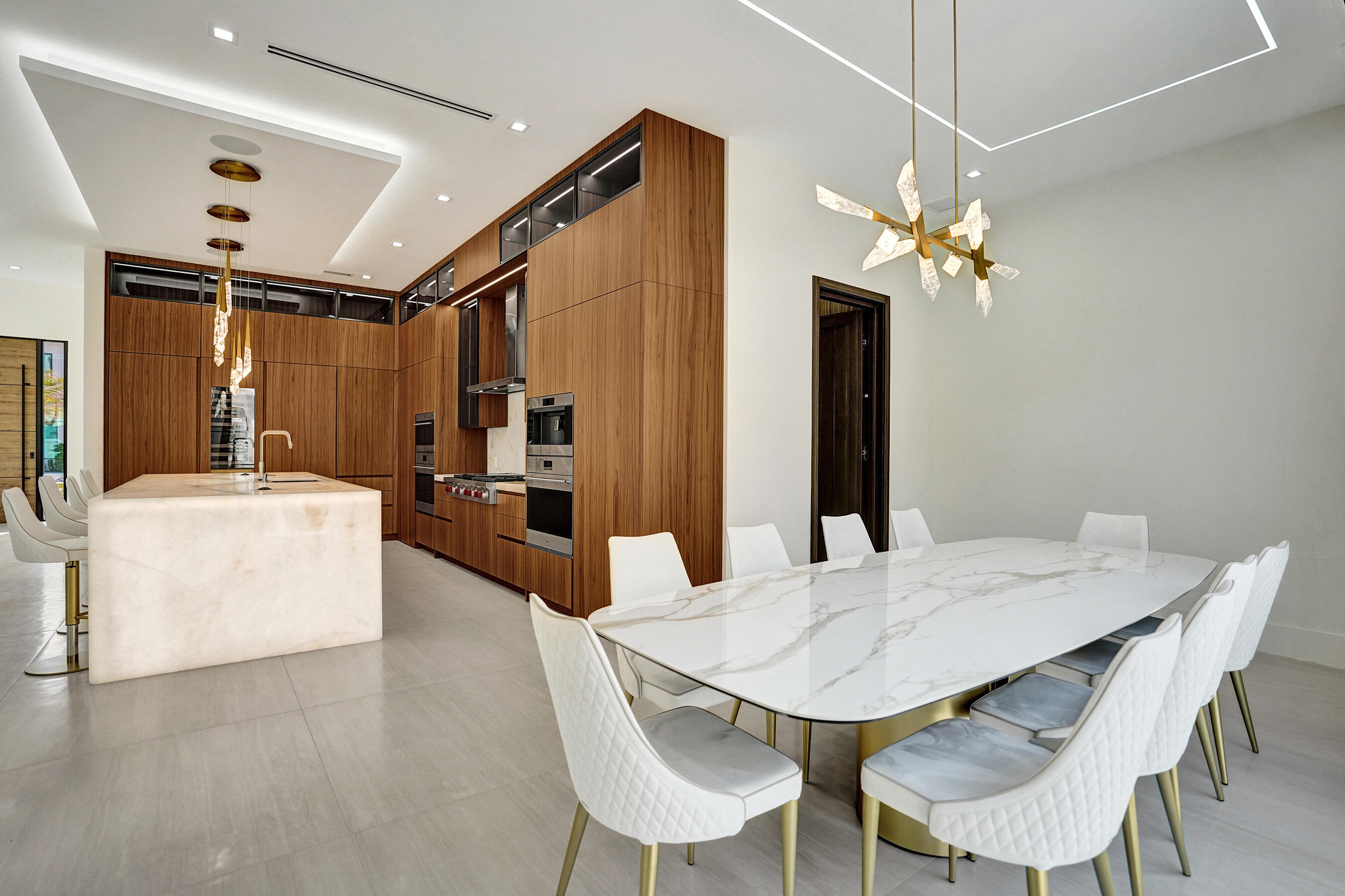 KINGS COURT REPLAT - Residential