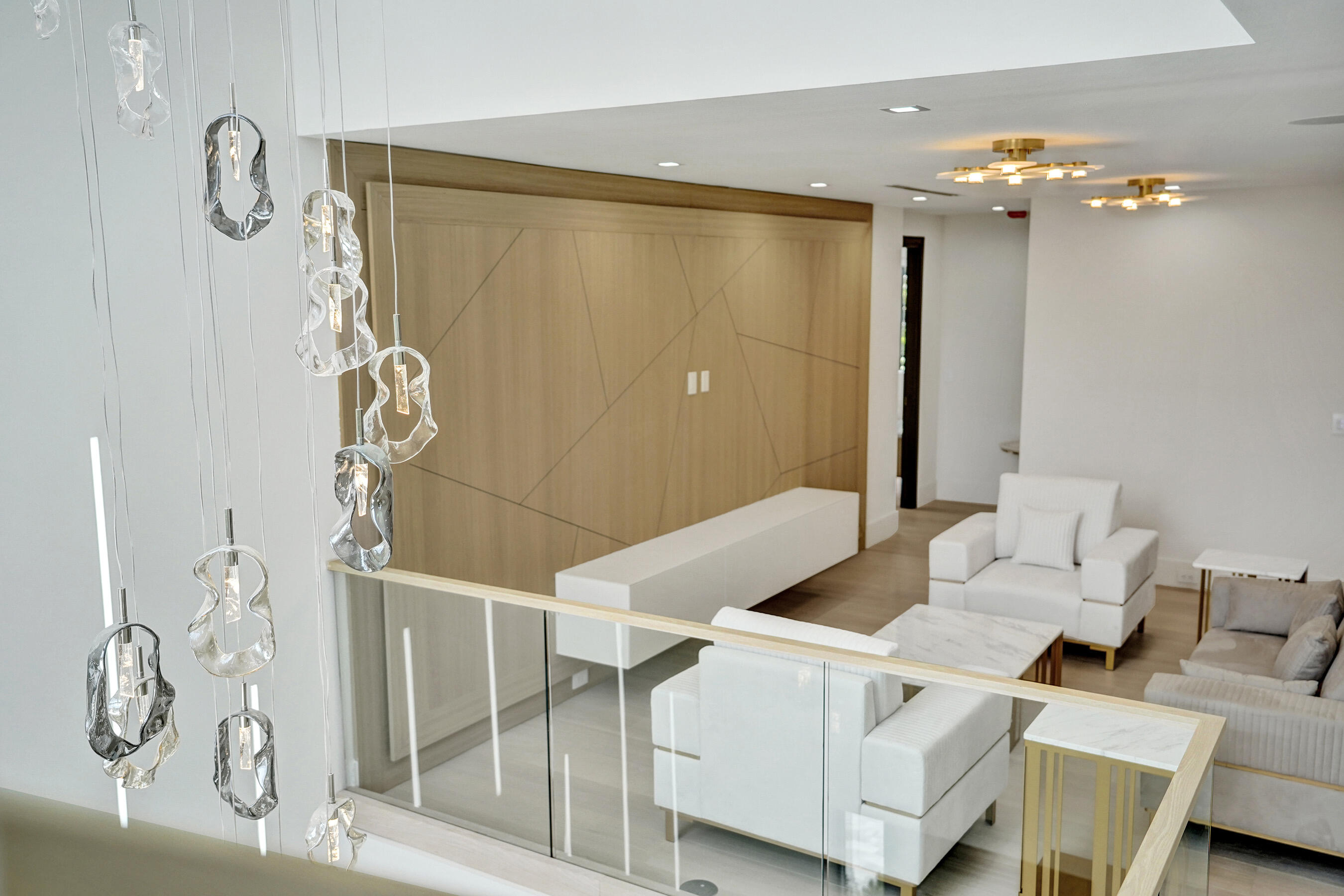 KINGS COURT REPLAT - Residential