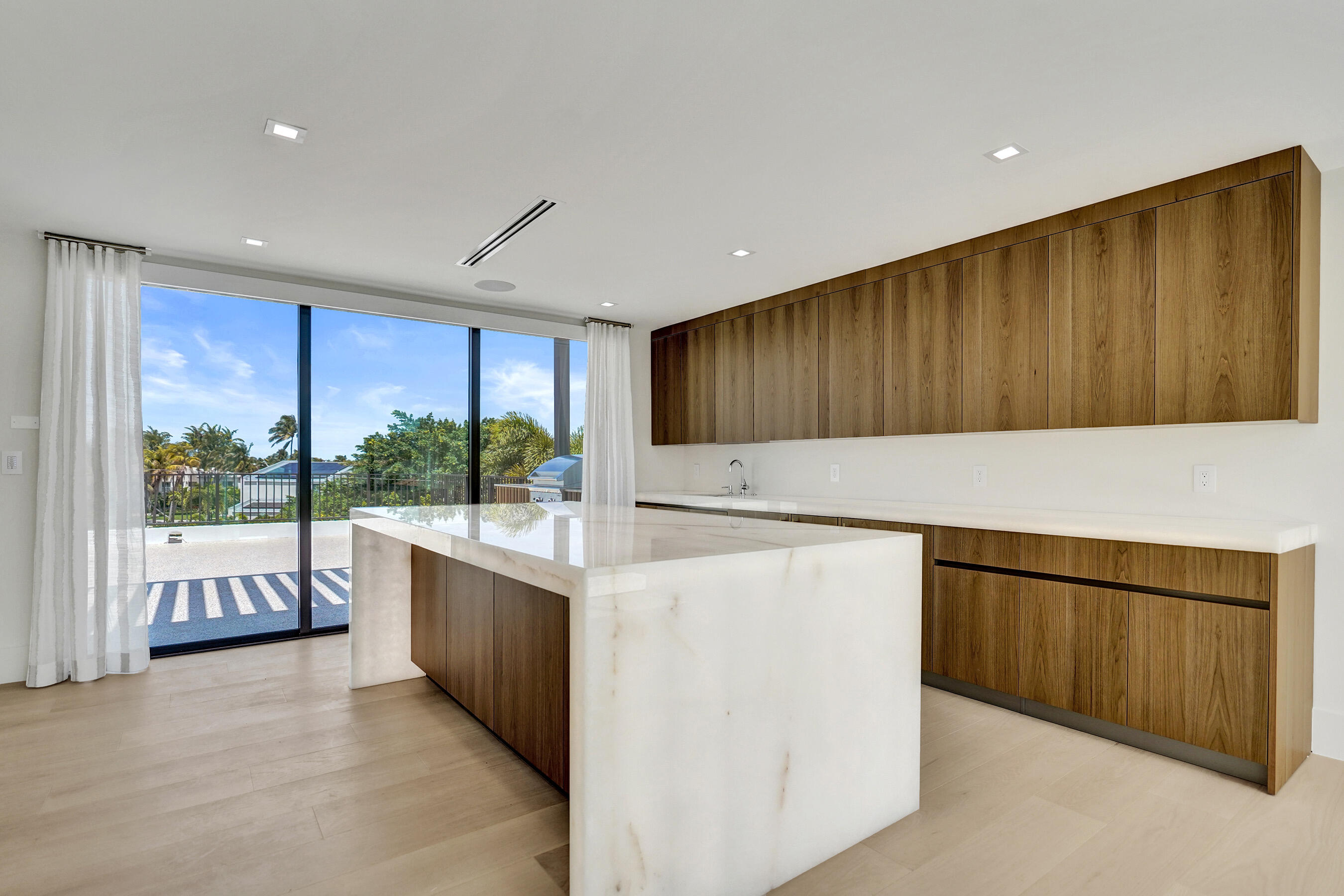 KINGS COURT REPLAT - Residential