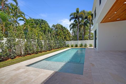 Tiny photo for 365 NE 3rd Street, Boca Raton, FL 33432 (MLS # B26016718)