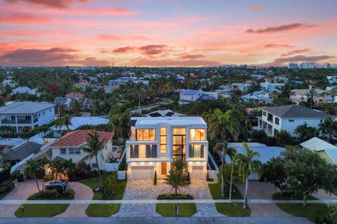 Tiny photo for 365 NE 3rd Street, Boca Raton, FL 33432 (MLS # B26016718)