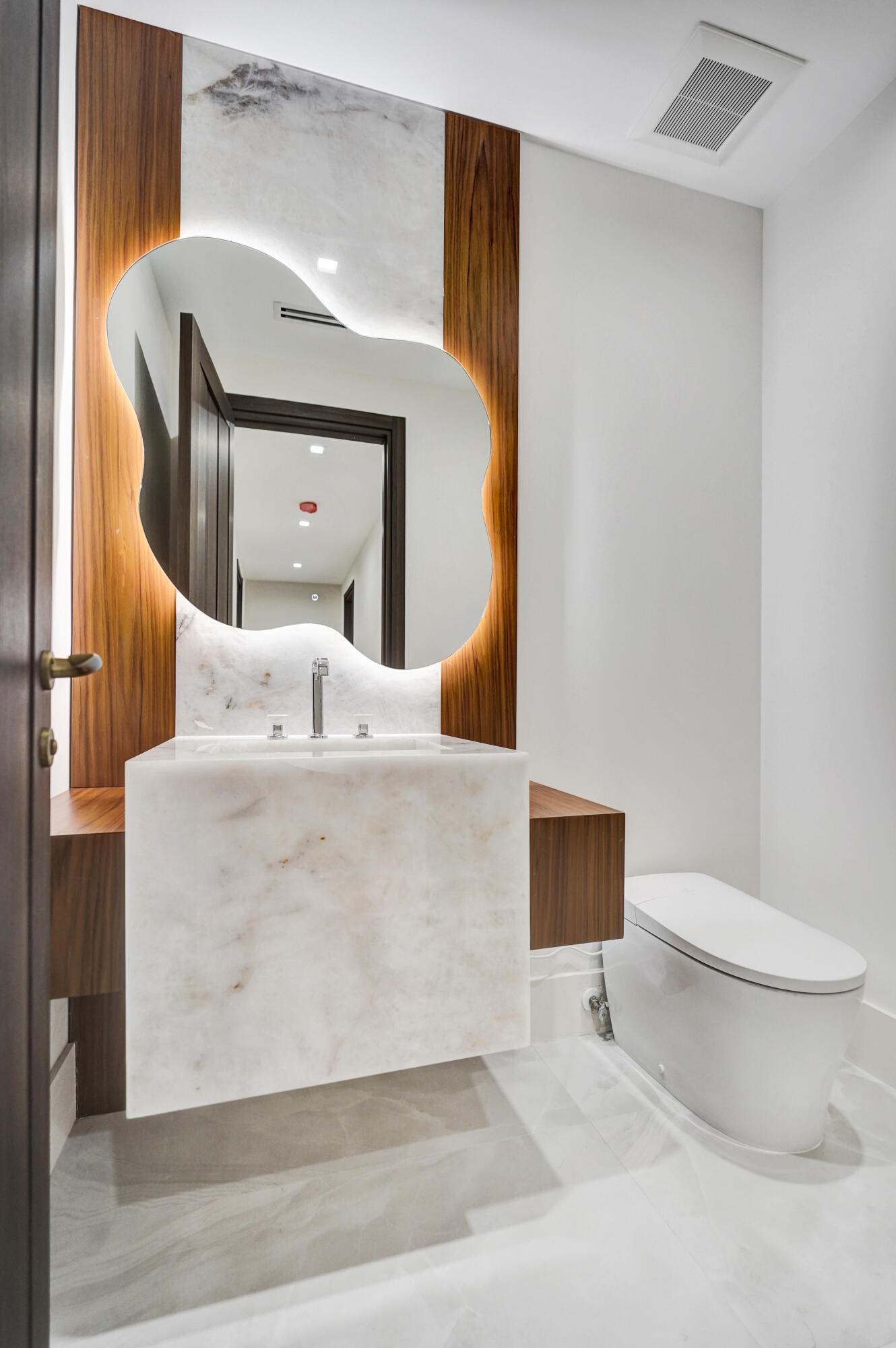 KINGS COURT REPLAT - Residential