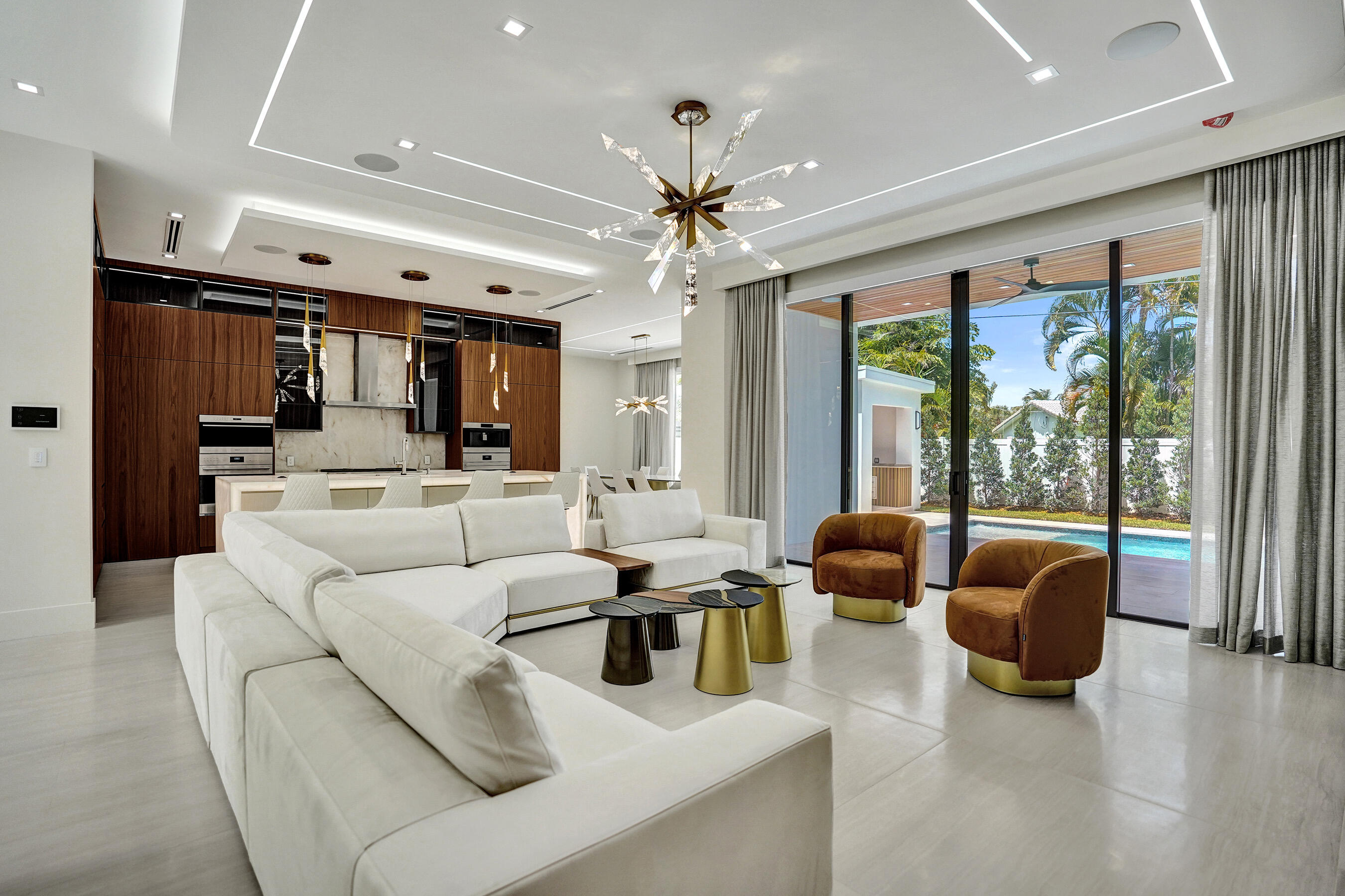 KINGS COURT REPLAT - Residential