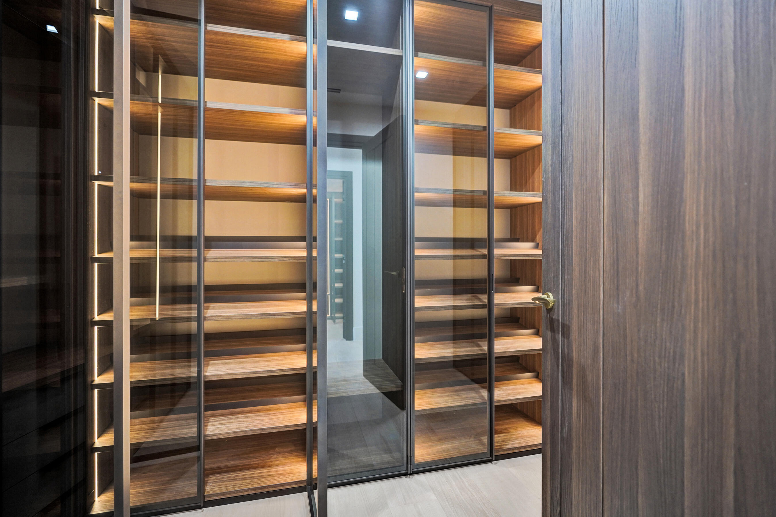 KINGS COURT REPLAT - Residential