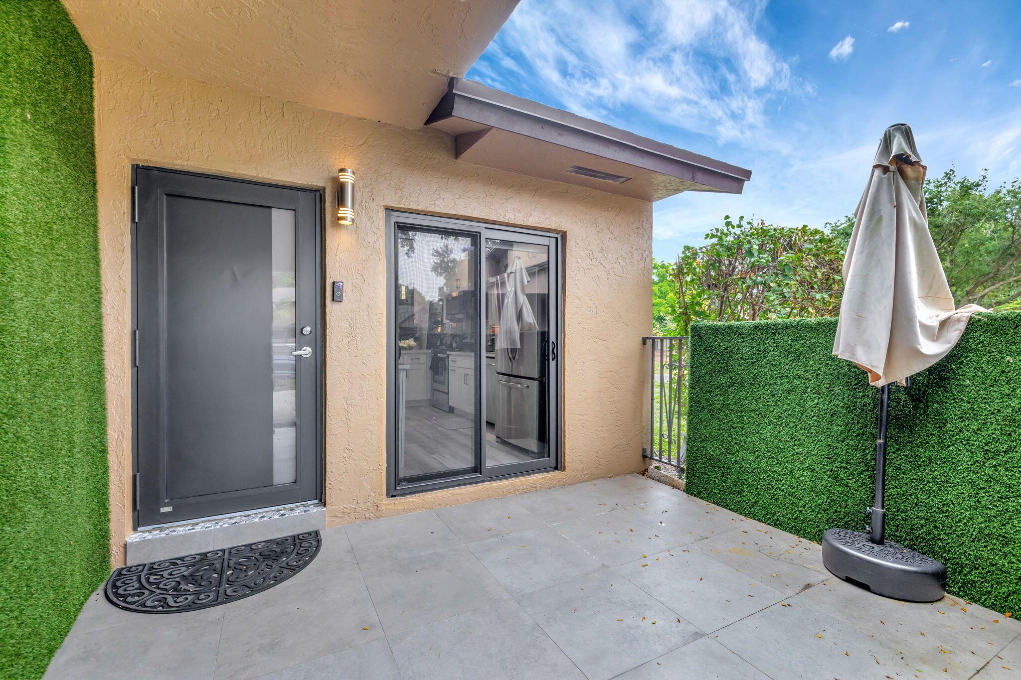CENTURA PARC AT COCONUT C - Residential Lease