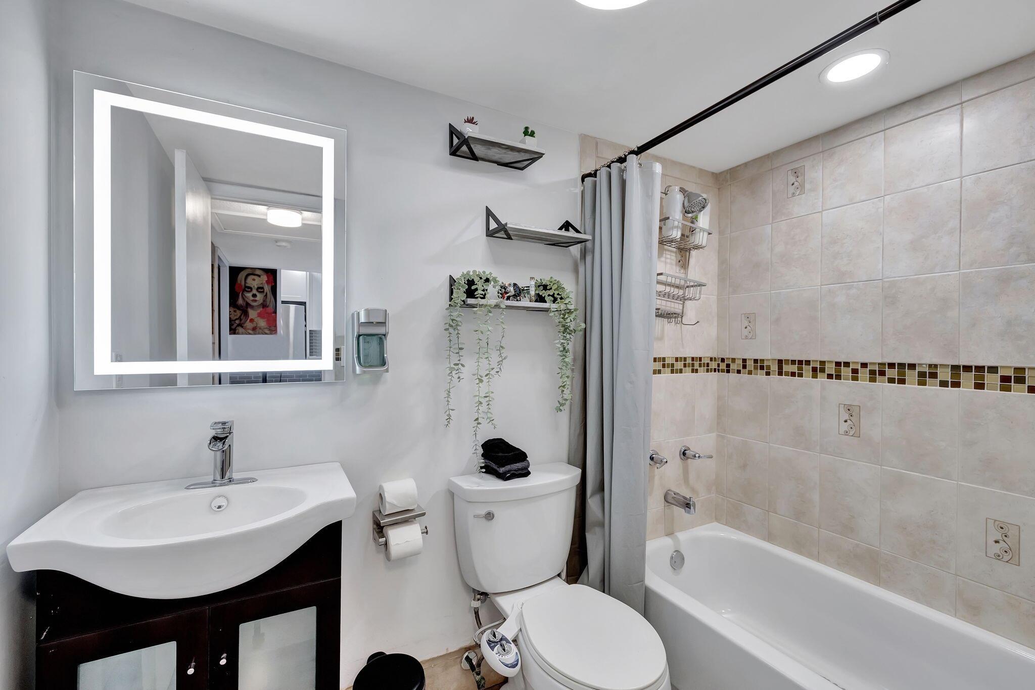 CENTURA PARC AT COCONUT C - Residential Lease