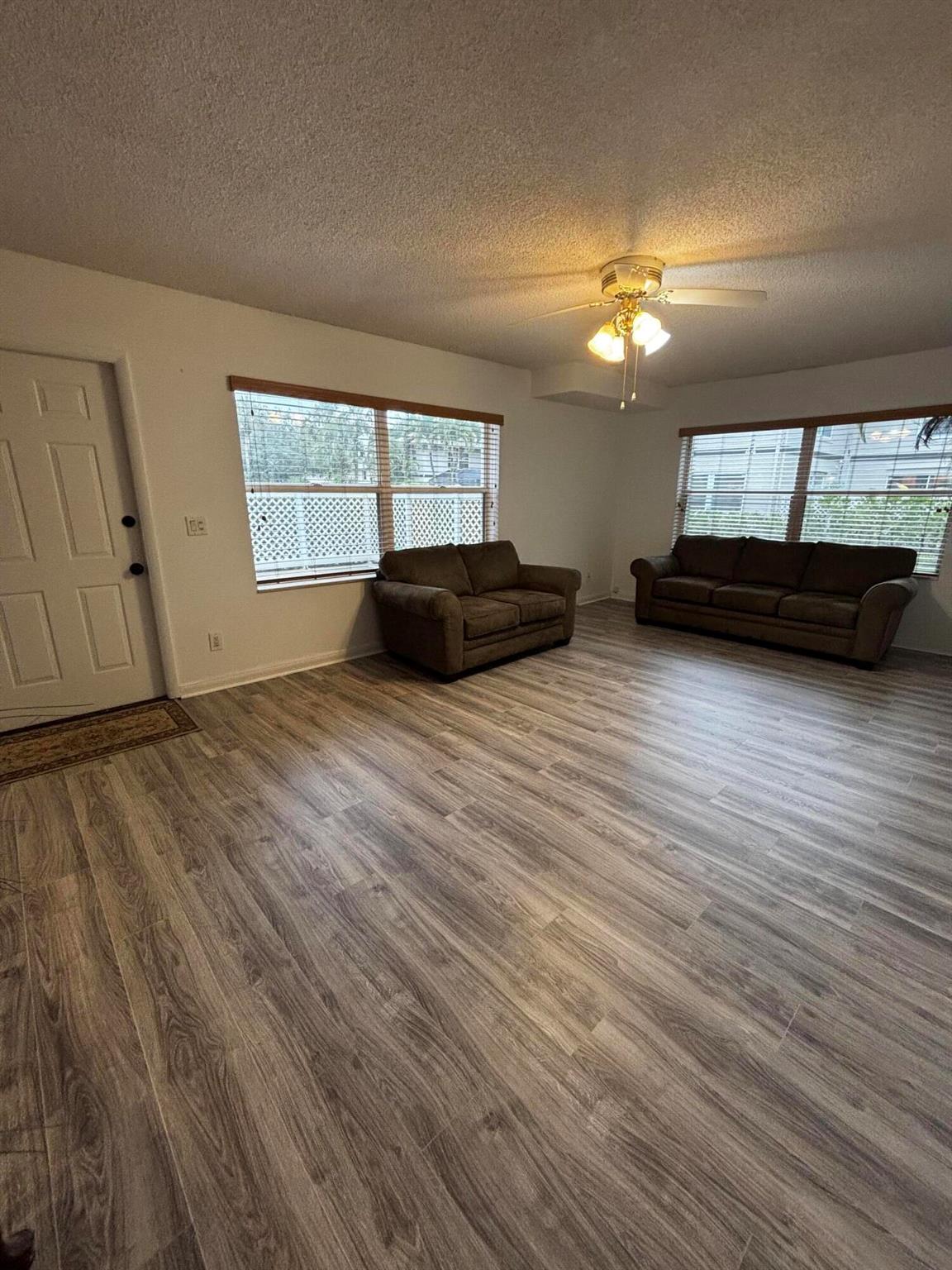 43 Essex Court B