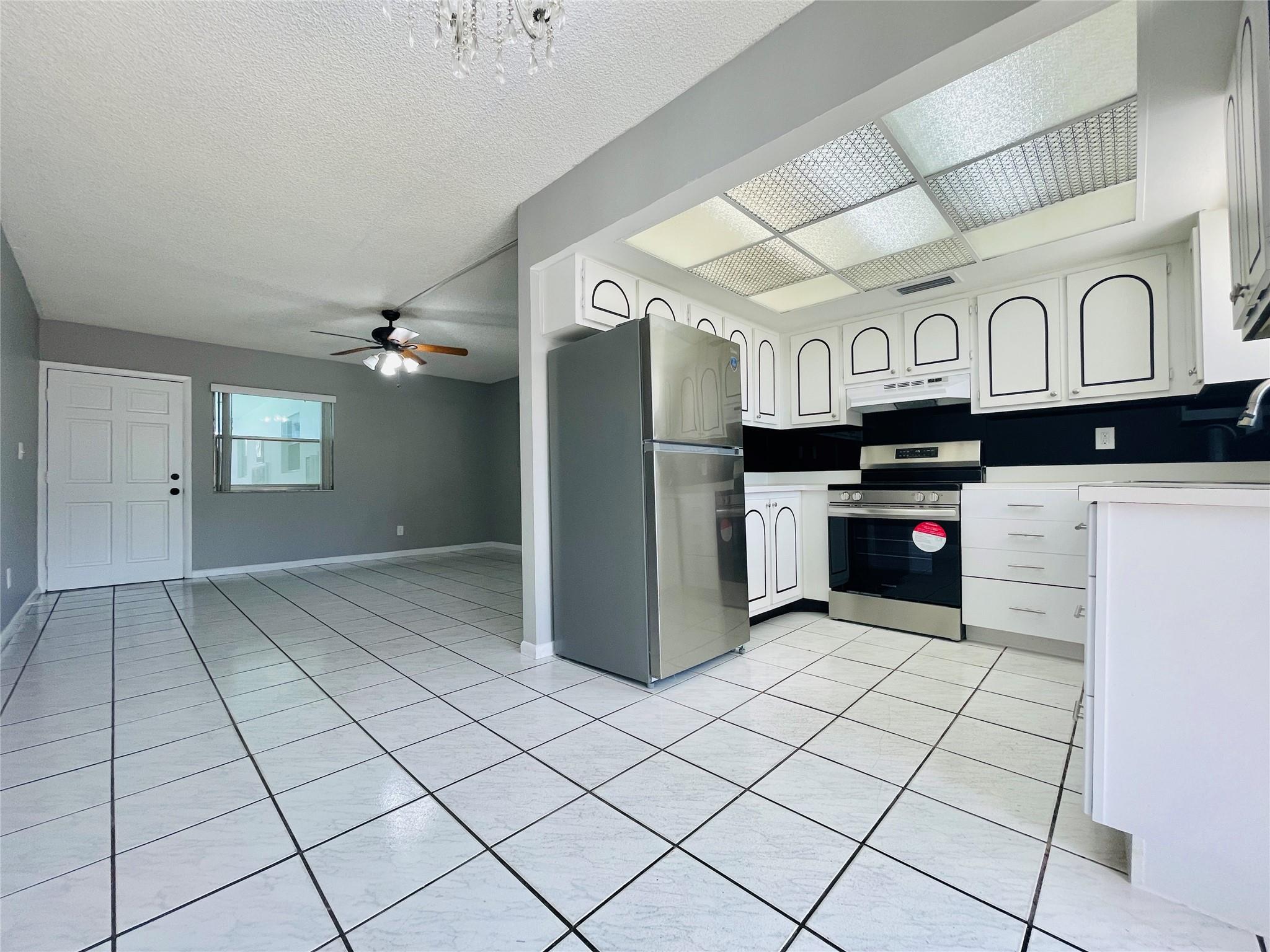 320 SW 1st St D-2
