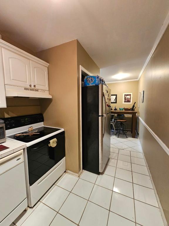 MANOR GROVE VILLAGE TWO CONDO - Residential