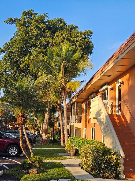 MANOR GROVE VILLAGE TWO CONDO - Residential