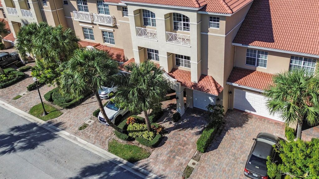 Photo of 5115 Artesa Way W, Palm Beach Gardens, FL 33418 (MLS # R10929529)