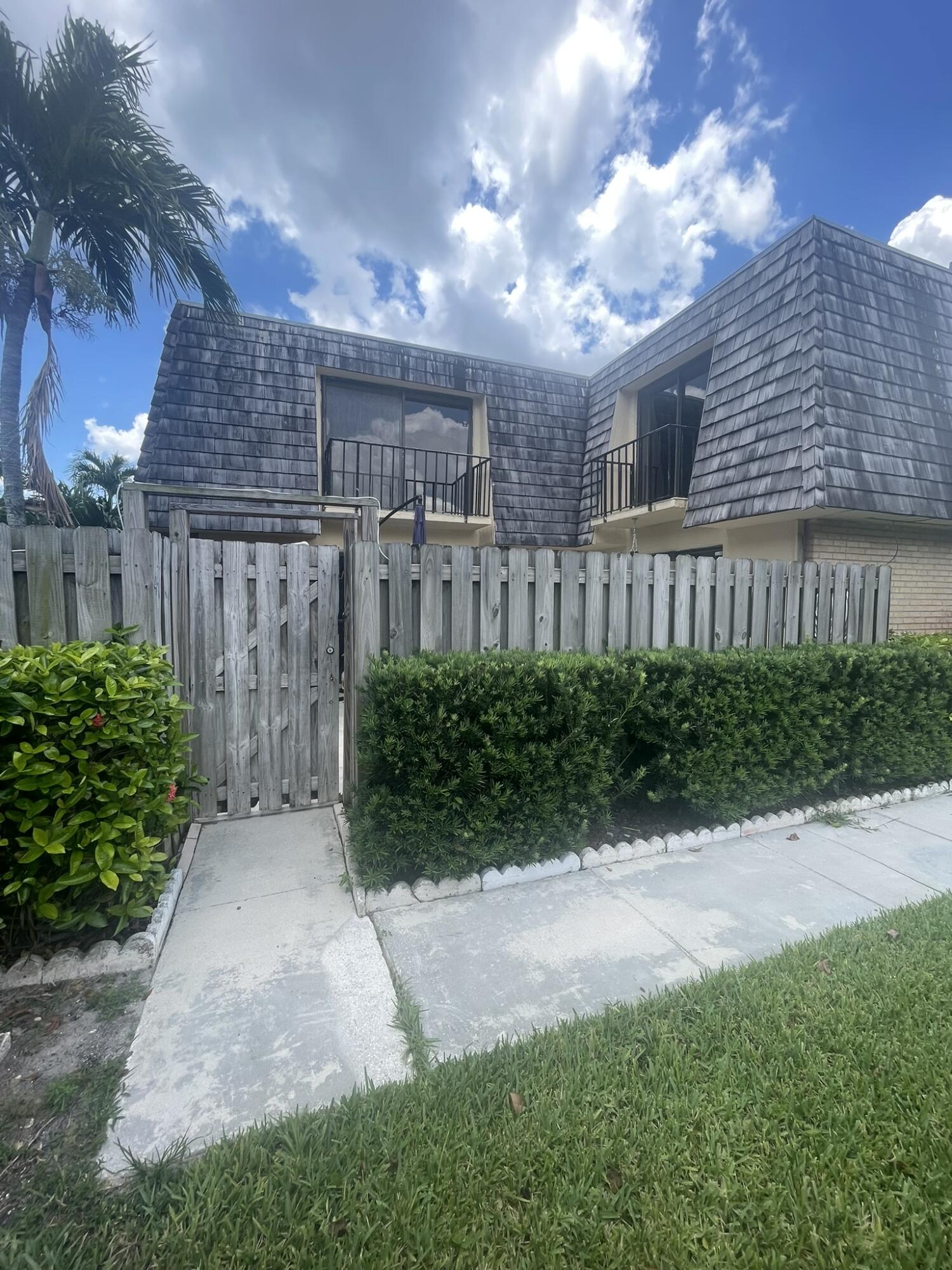 LAKEWOOD - Residential