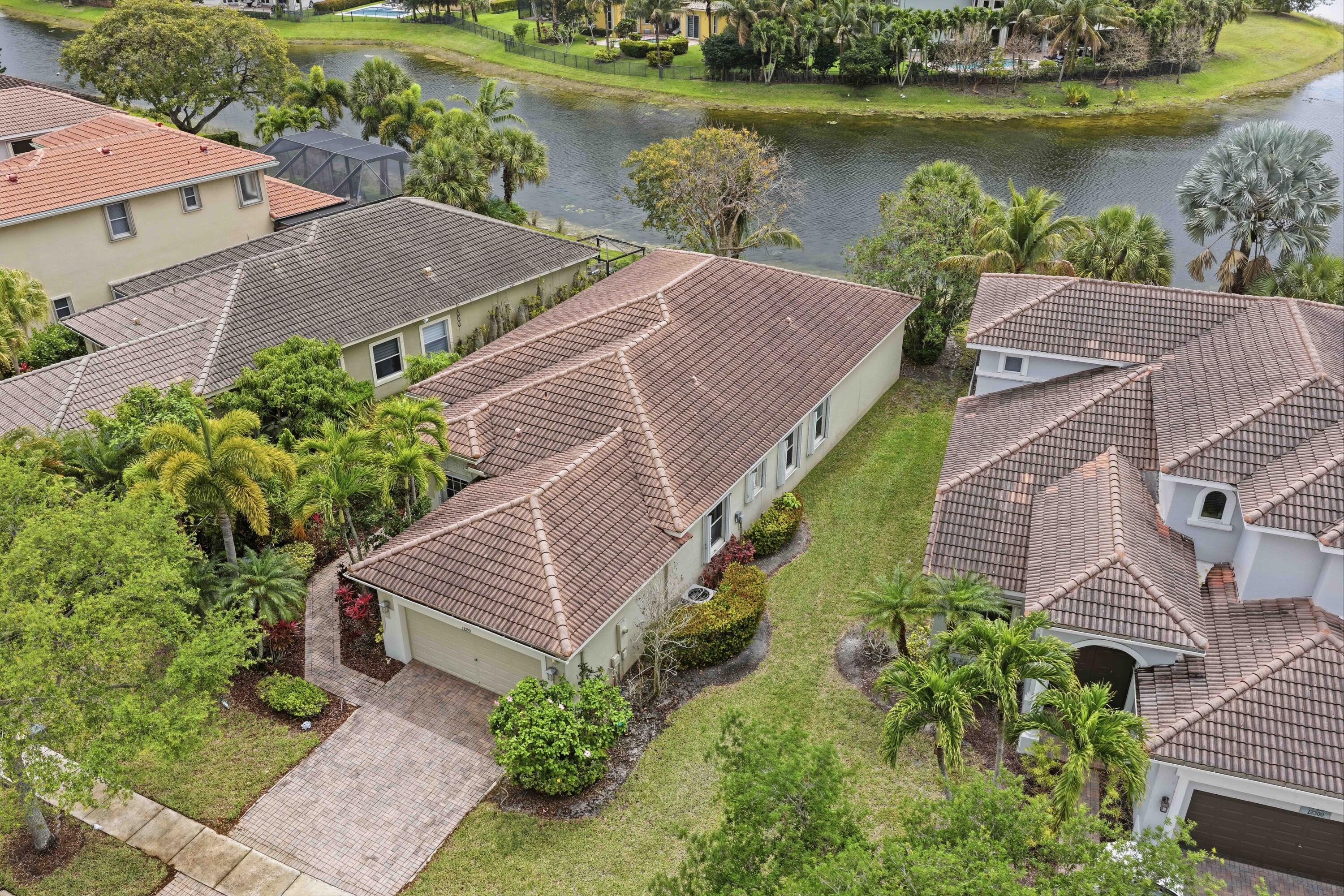 HERON BAY CENTRAL - Residential