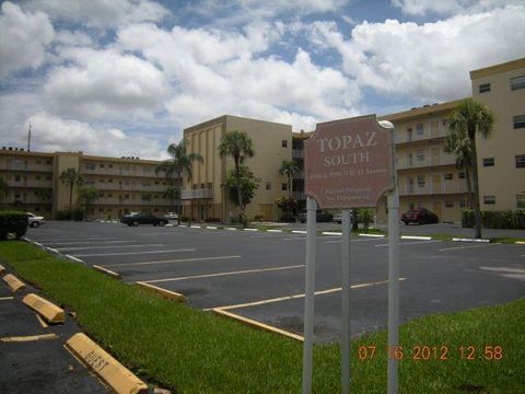 A home in Lauderdale Lakes