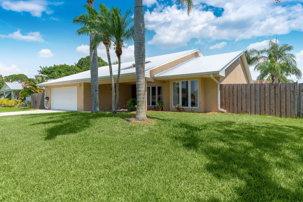 Photo of 2647 SE Export Avenue, Port Saint Lucie, FL 34952 (MLS # R10992299)