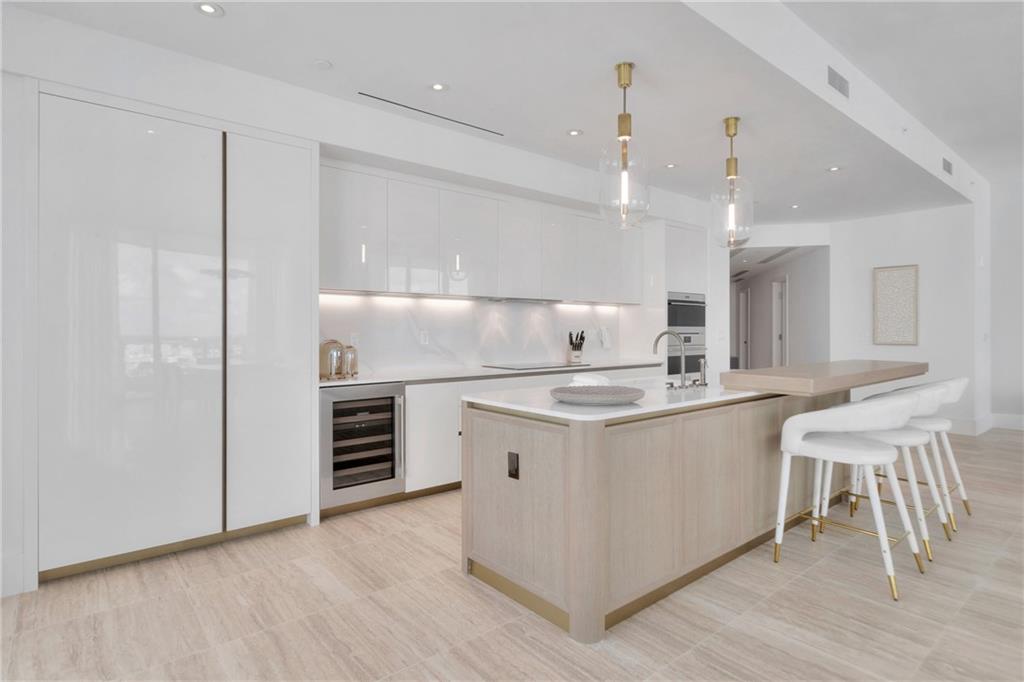 Four Seasons - Residential Lease