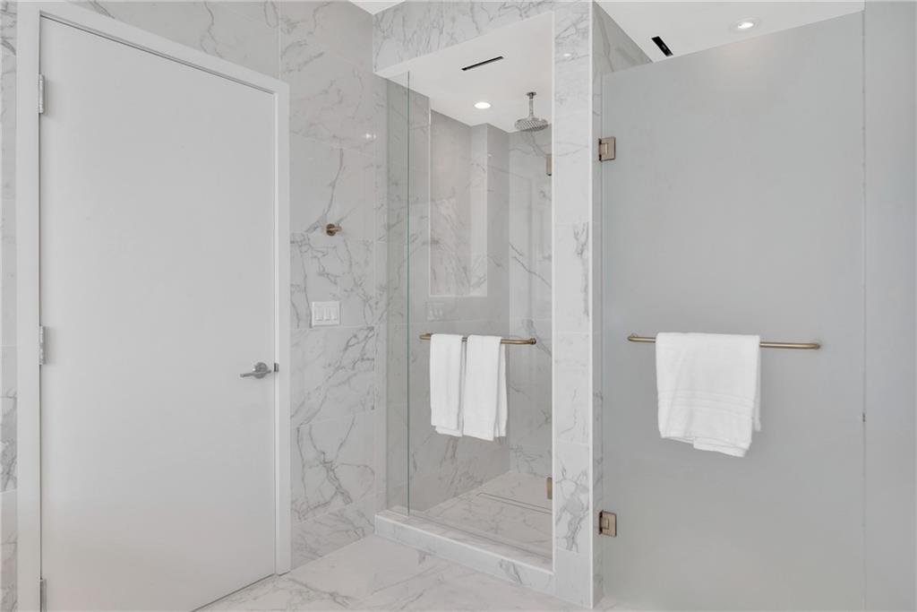 Four Seasons - Residential Lease